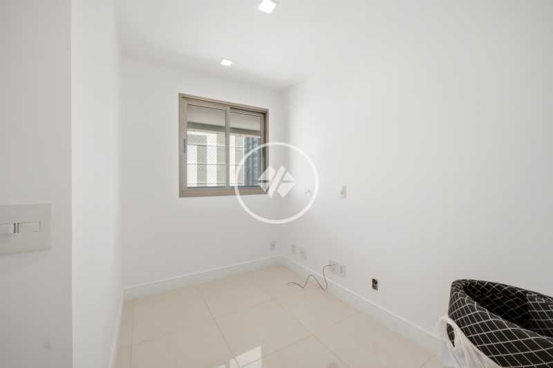 VML01426_c816baa6 - 11