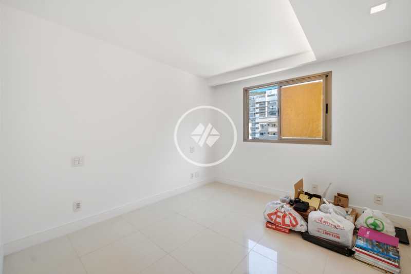 VML01421_3d98630d - 12