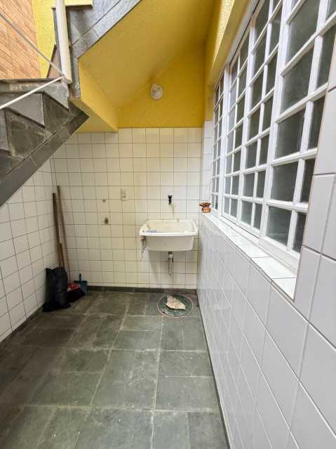 bfd35de3-a322-44f6-ba9b-feec51 - 17