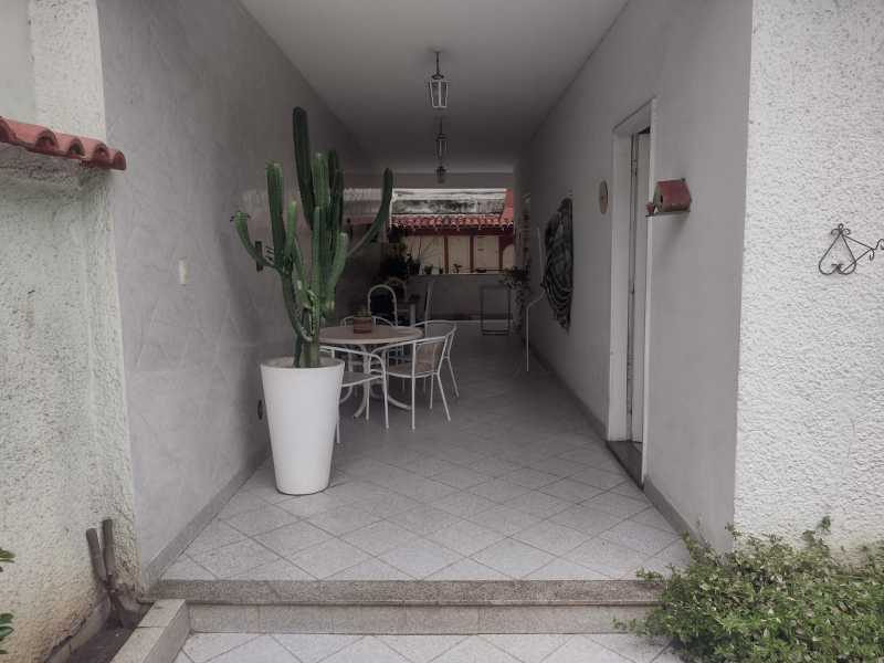 718293ac-e702-48a6-9c59-4cb7b4 - 24