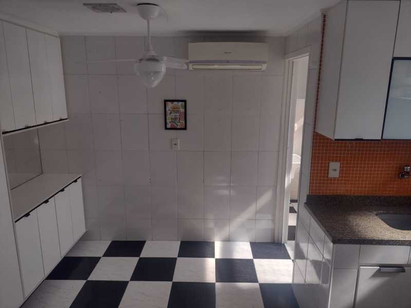 a935a90f-0cee-4e33-aaf5-ce6812 - 18