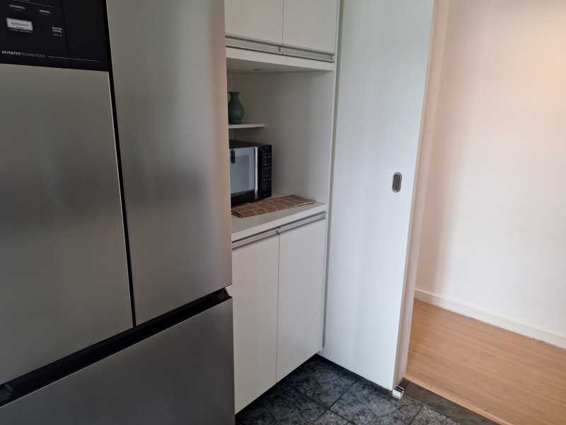 2b285410-b3c5-4e72-96af-1e6e6d - 20