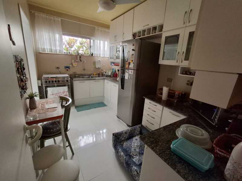 c2a7f083-1b1f-4860-9aac-b9af4c - 27