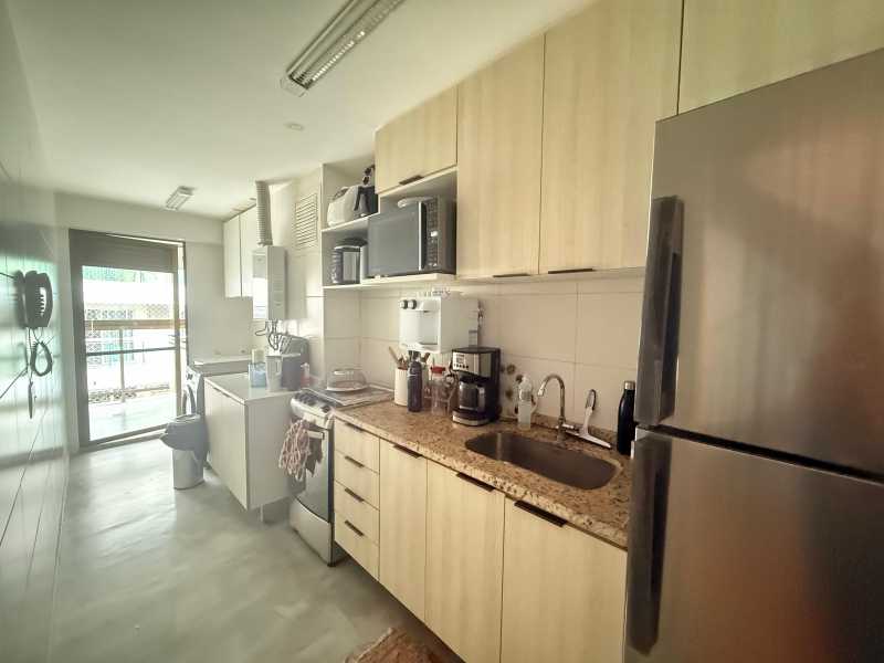 8df53369-fb49-4d8a-8e00-d5110b - 12