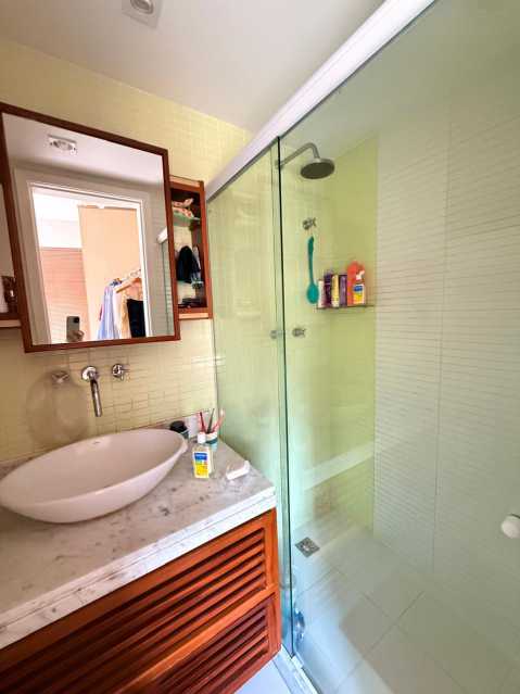 e7053716-8565-49e3-9807-b01b11 - 12