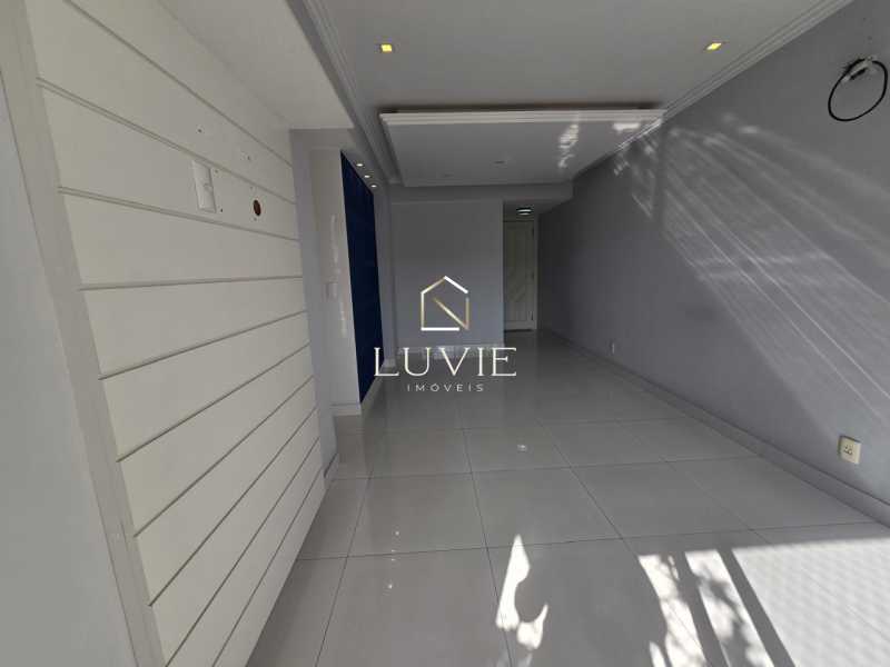 e5cb69cb-2624-46b1-9bc2-160bc7 - 18