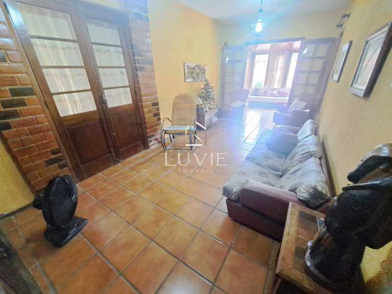 1970cdc8-69e8-4bed-9222-5b46b7 - 6