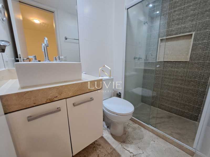 15e67ff8-e0d1-4a62-816a-493738 - 8