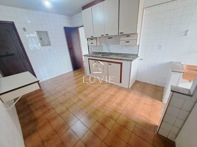 7d3b6af3-4152-4644-9e5b-ce63fa - 8