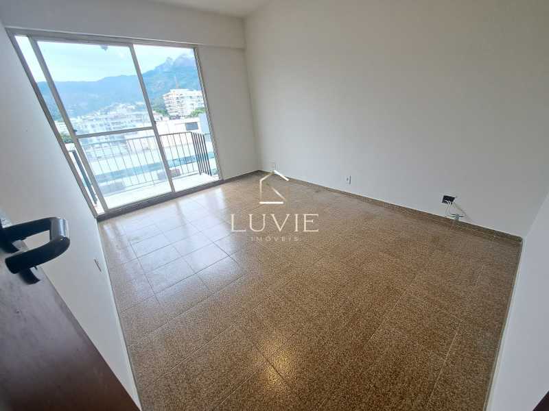 46b1579d-e28a-483f-b8db-be7f4e - 12