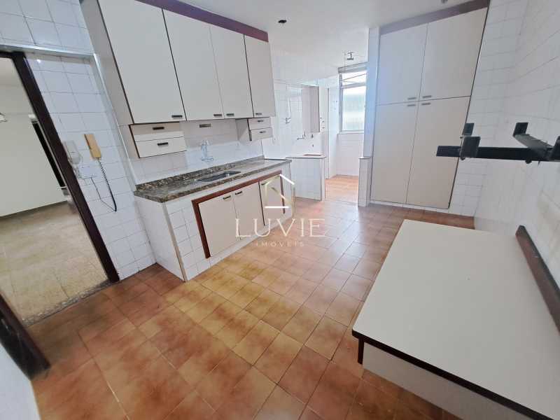 fe03b81f-72d5-4120-a5f4-445f9d - 27