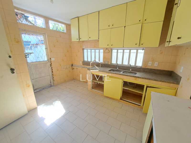 Conheça 0c38f962-700b-4e92-8d05-1025a9 do imóvel - Excelente Casa Linear de Condomínio 3 Quartos com terreno e Piscina Anil. - LVCN40004 - 21 0c38f962-700b-4e92-8d05-1025a9 - 21