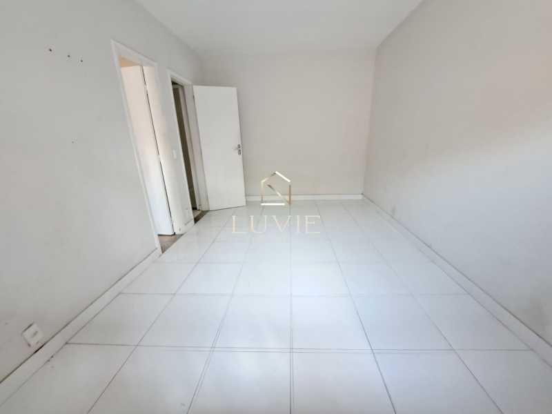 Conheça 8b24c54d-86ee-40a8-8360-225a8b do imóvel - Excelente Casa Linear de Condomínio 3 Quartos com terreno e Piscina Anil. - LVCN40004 - 8 8b24c54d-86ee-40a8-8360-225a8b - 8