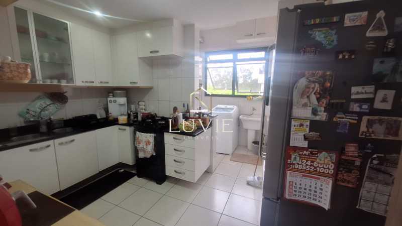 1b41d43f-8ce0-4c6e-a301-eee4bc - 13