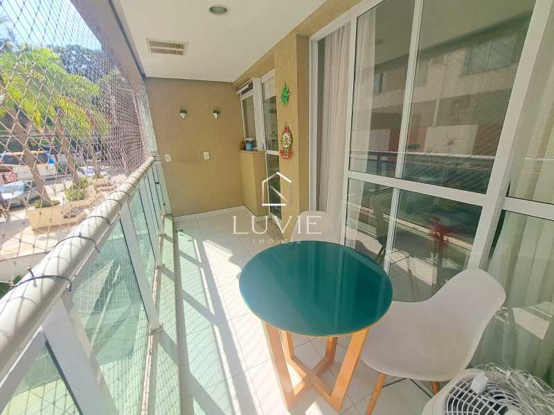 7ced22b7-d16d-4491-acc8-8d0d3d - 1