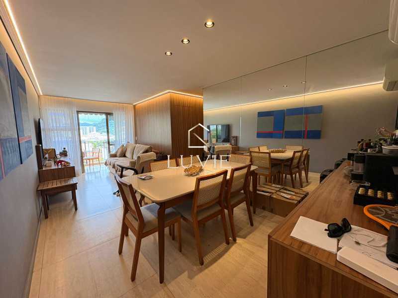 b948b667-d93a-49ed-856d-298fce - 19