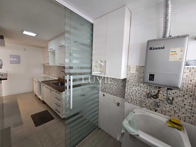 7e059782-6d5f-4fa6-85b4-298053 - 17