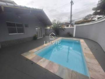 Linda Casa Linear dentro de condomínio com # quartos Suíte e Piscina. Freguesia - LVCN30005