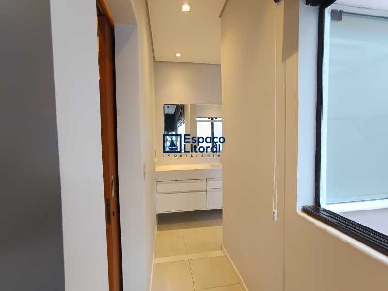Corredor para closet/banheiro - 14