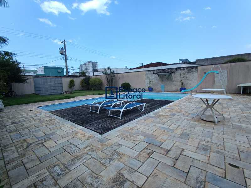 Piscina com deck - 30
