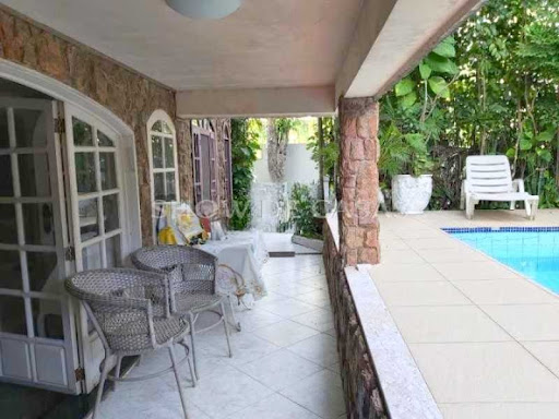 Conheça photos do imóvel - Casa em Condomínio à venda Avenida Lúcio Costa, Barra da Tijuca, Rio de Janeiro - R$ 2.400.000 - 899 - 2 photos - 2