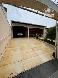 Casa 7 quartos à venda Araguari,MG Centro - R$ 1.300.000 - FRCA70001