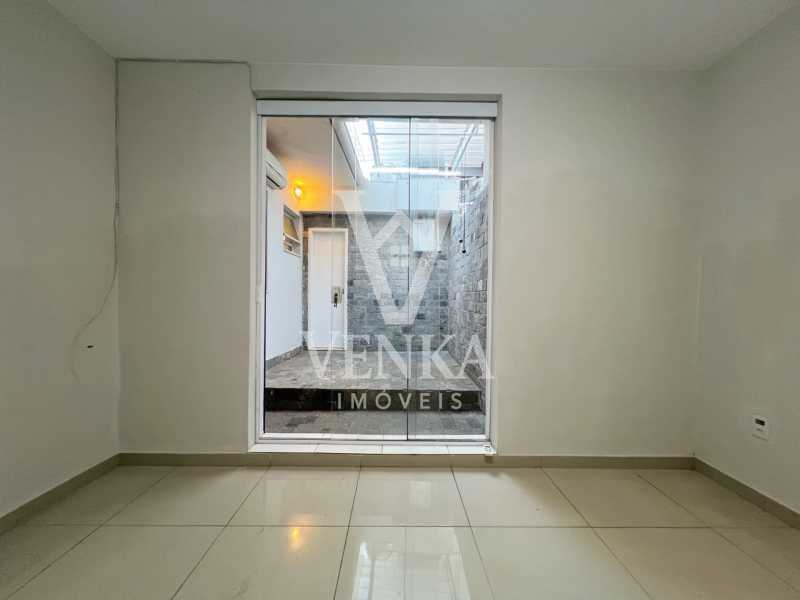 9 Quarto _Varanda. - 12