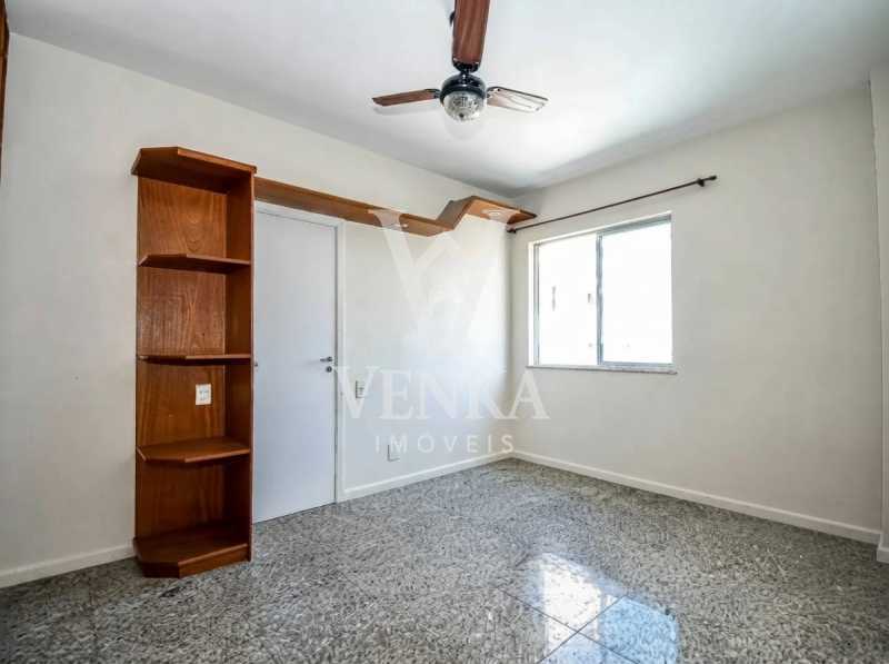 Conheça 01_quarto_com_prateleira do imóvel - Cobertura 3 quartos à venda Rio de Janeiro,RJ Copacabana - R$ 1.260.000 - VKCO30025 - 6 01_quarto_com_prateleira - 6