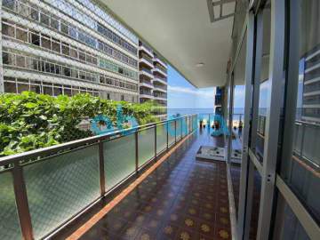 Apartamento à Venda em Copacabana – 3 Quartos na Quadra da Praia! - CPAP40803