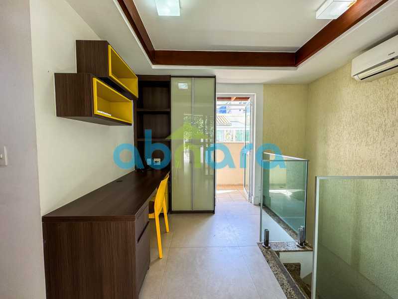 01hall-2-pav002. - 5