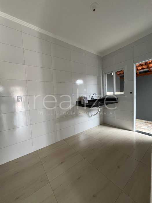 Conheça WhatsApp Image 2026-08-10 at 1 do imóvel - Casa 2 quartos à venda Praia Grande,SP - R$ 350.000 - RZCA20021 - 4 WhatsApp Image 2026-08-10 at 1 - 4