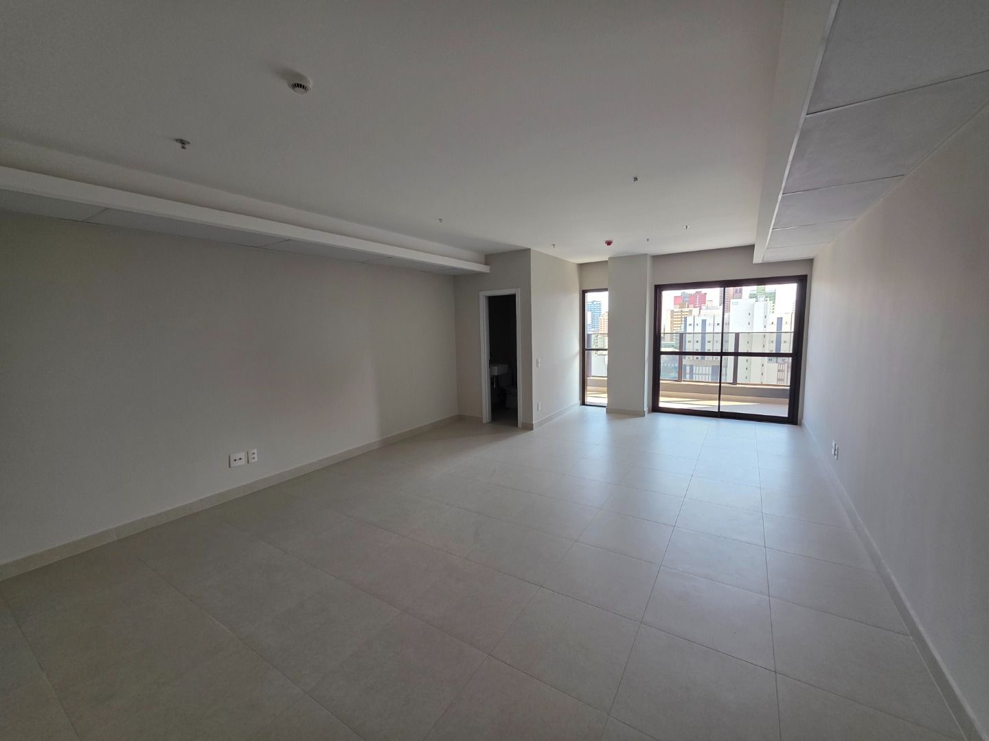 Conheça FOTO_2 do imóvel - Loja 56m² para venda e aluguel Centro, Londrina - R$ 729.900 - LO0027 - 2 FOTO_2 - 2