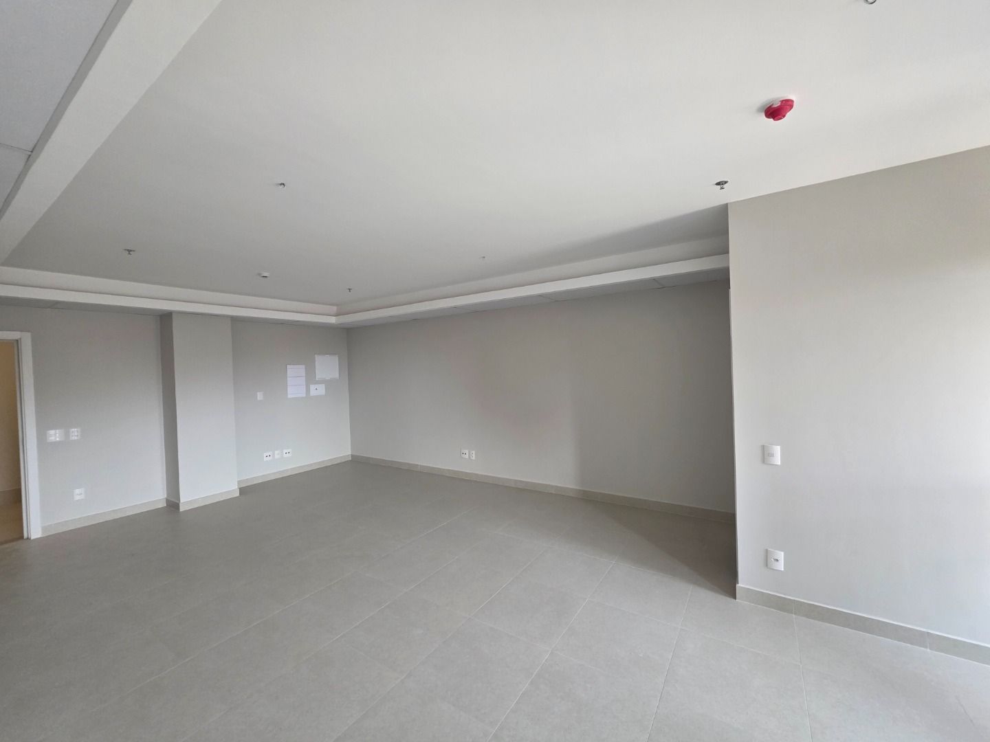 Conheça FOTO_6 do imóvel - Loja 56m² para venda e aluguel Centro, Londrina - R$ 729.900 - LO0027 - 6 FOTO_6 - 6