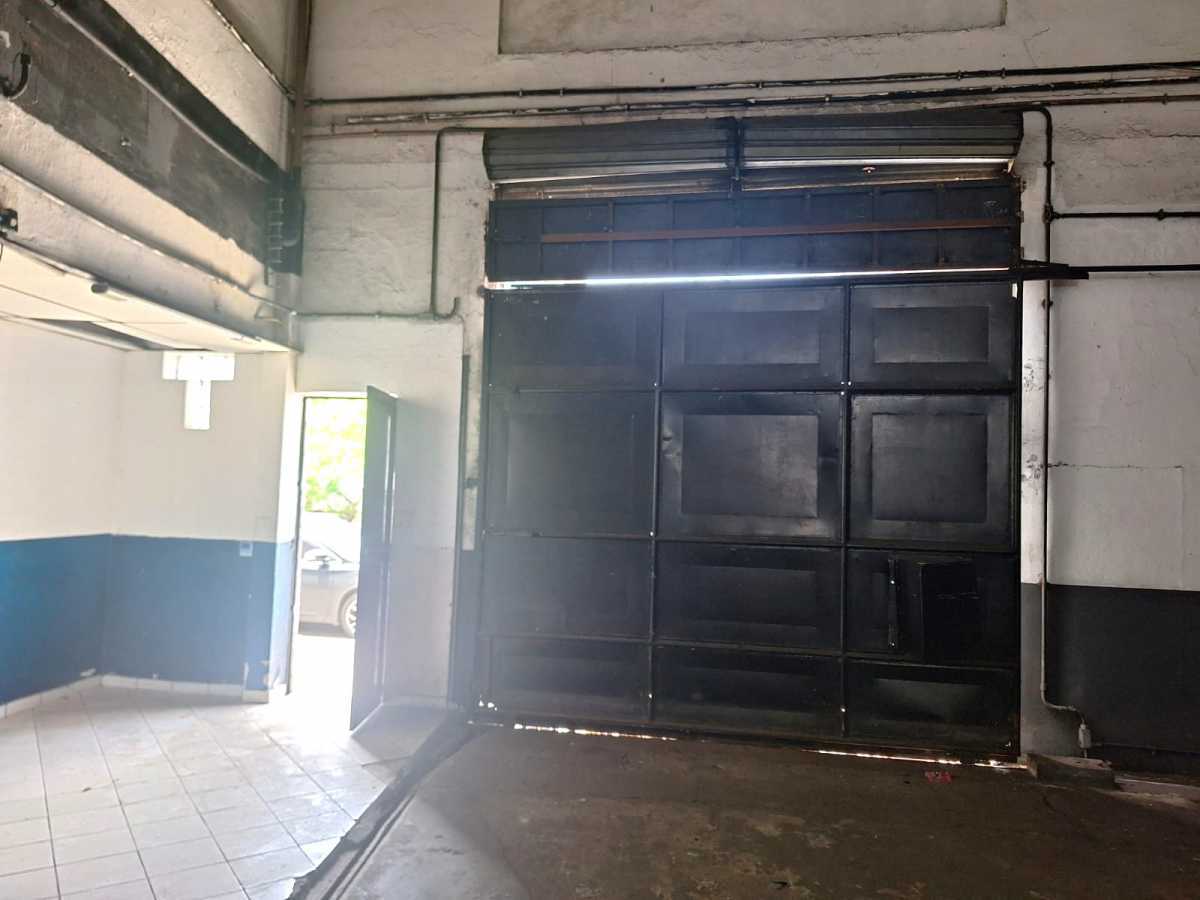 PORTÃO. - 2