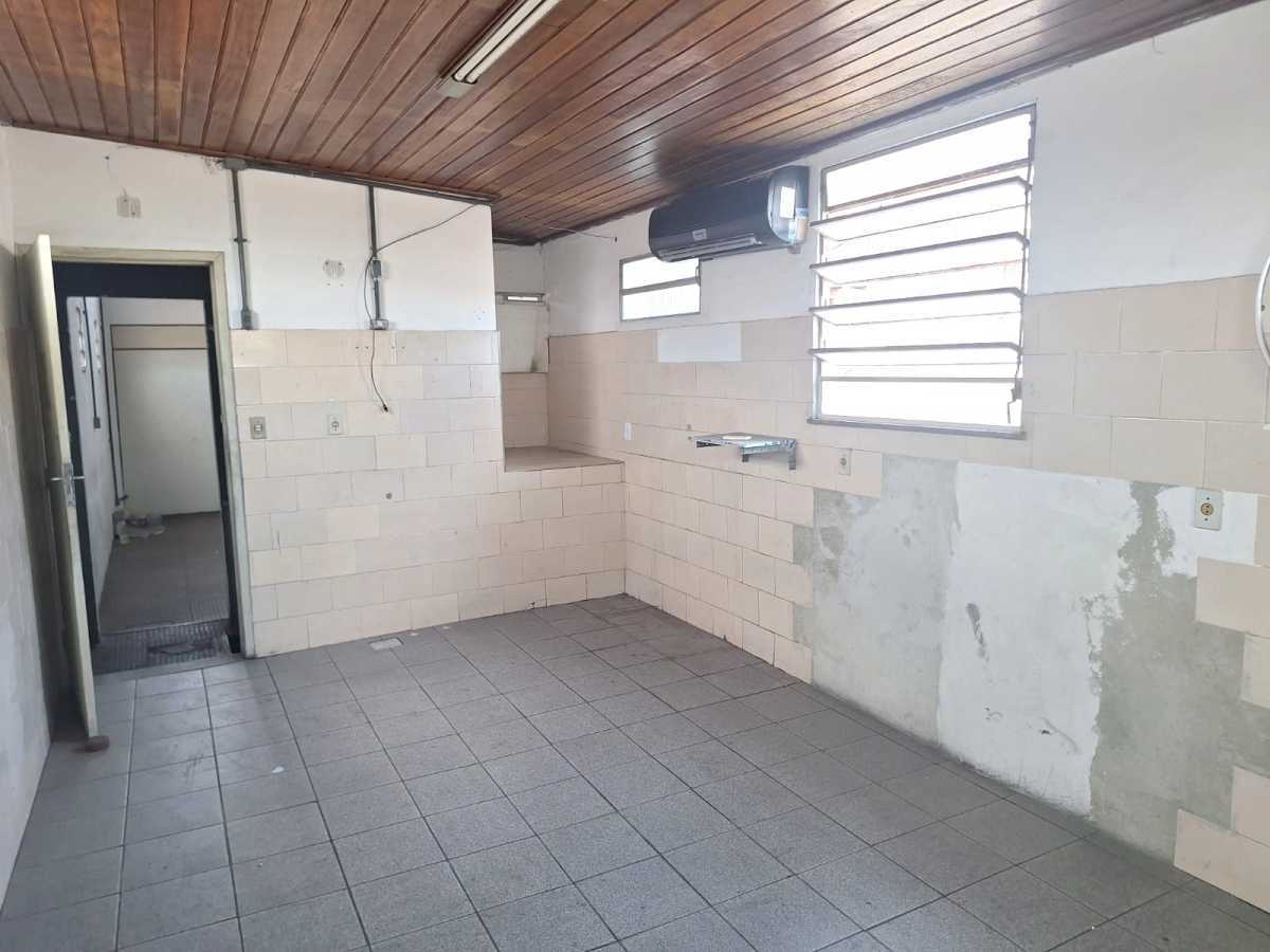SALA PAV2. - 13