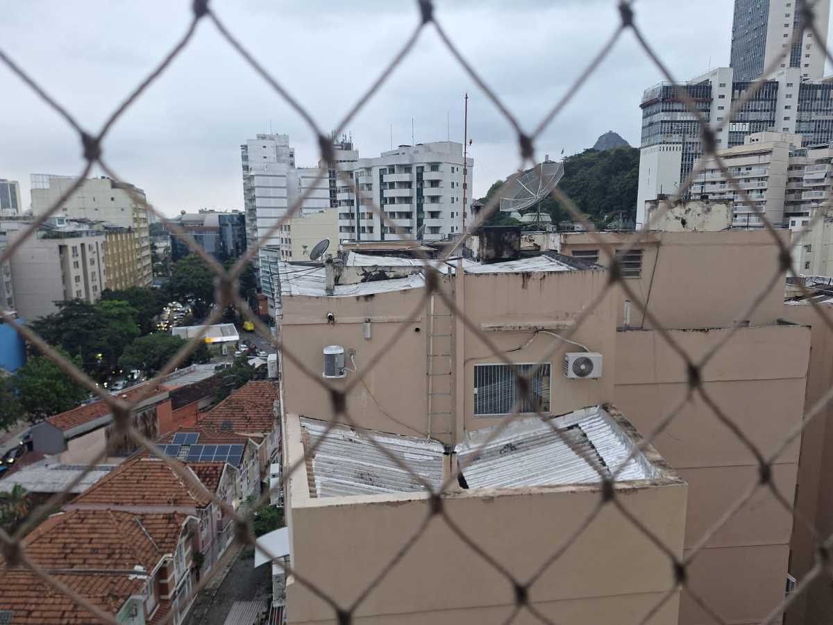 Conheça VISTA ÁREA DE SERVIÇO. do imóvel - Flat Condomínio Omin2, Botafogo, andar alto - HCFL10002 - 16 VISTA ÁREA DE SERVIÇO. - 16