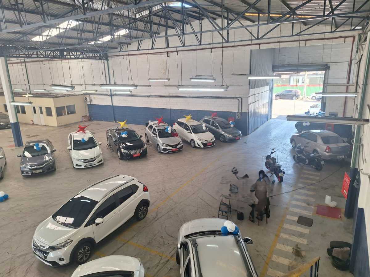 Conheça PORTÃO - FRENTE. do imóvel - Galpão reformado com 2,700 m² entre a Taquara / Pechincha - HCGA00008 - 9 PORTÃO - FRENTE. - 9