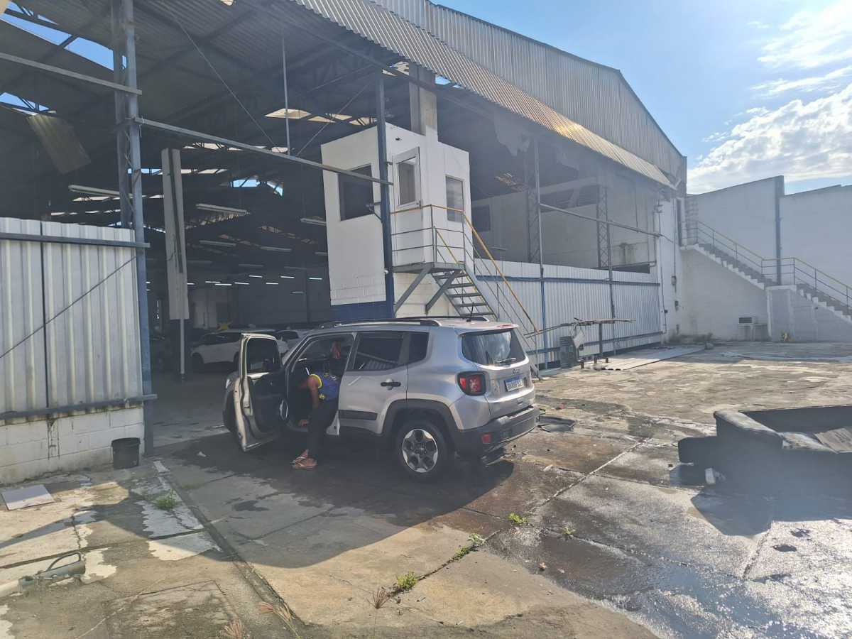 Conheça ÁREA FUNDOS. do imóvel - Galpão reformado com 2,700 m² entre a Taquara / Pechincha - HCGA00008 - 11 ÁREA FUNDOS. - 11