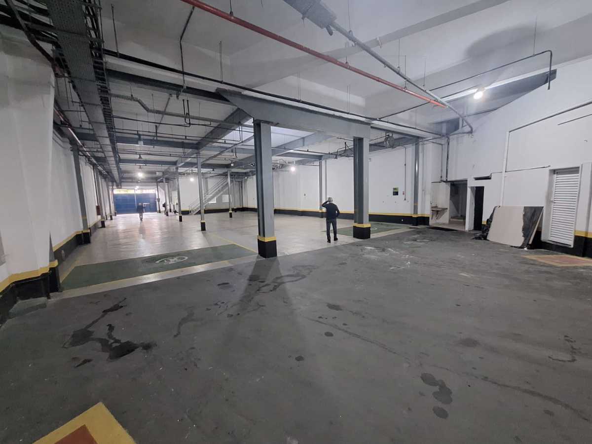 Conheça PÁTIO COBERTO E ALTO. do imóvel - GALPÃO 3.800M² / REFORMADO / 2.200M² PISO / SANTO CRISTO - HCGA00009 - 5 PÁTIO COBERTO E ALTO. - 5