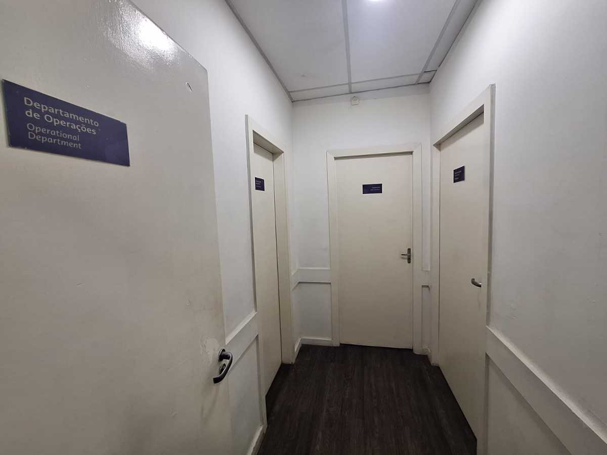 Conheça SALAS TÉRREO. do imóvel - GALPÃO 3.800M² / REFORMADO / 2.200M² PISO / SANTO CRISTO - HCGA00009 - 9 SALAS TÉRREO. - 9