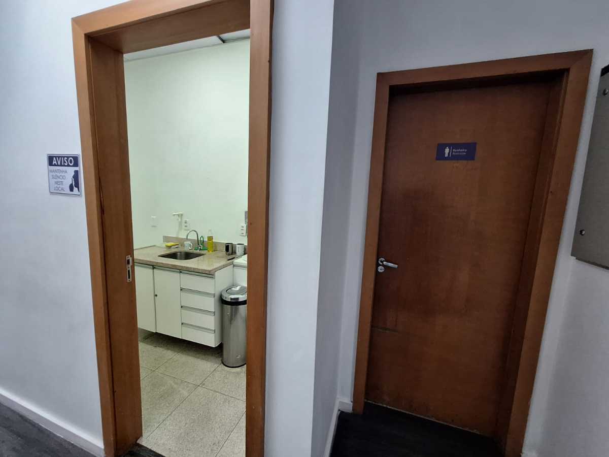 Conheça COPAS E BANHEIROS. do imóvel - GALPÃO 3.800M² / REFORMADO / 2.200M² PISO / SANTO CRISTO - HCGA00009 - 15 COPAS E BANHEIROS. - 15