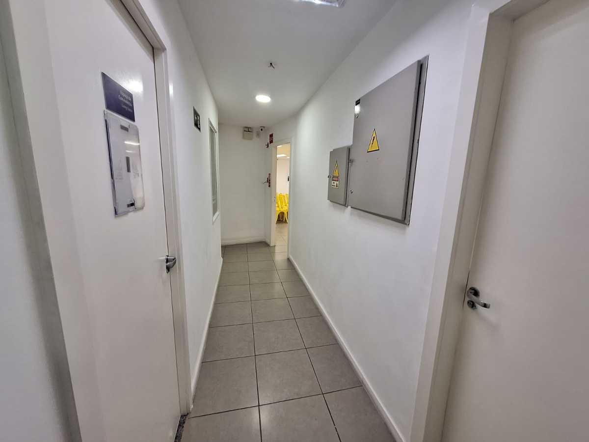 Conheça SALAS. do imóvel - GALPÃO 3.800M² / REFORMADO / 2.200M² PISO / SANTO CRISTO - HCGA00009 - 23 SALAS. - 23