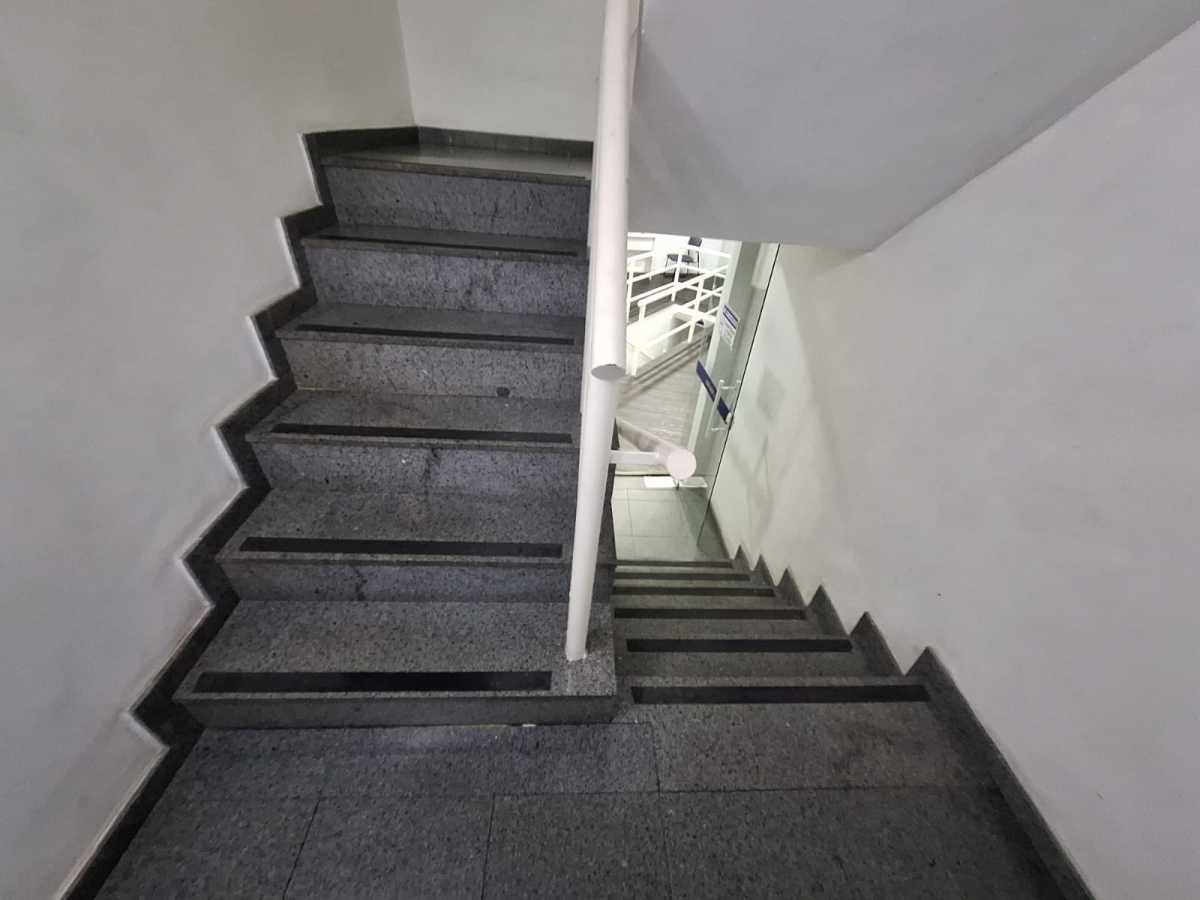 Conheça ACESSO PAV2. do imóvel - GALPÃO 3.800M² / REFORMADO / 2.200M² PISO / SANTO CRISTO - HCGA00009 - 27 ACESSO PAV2. - 27