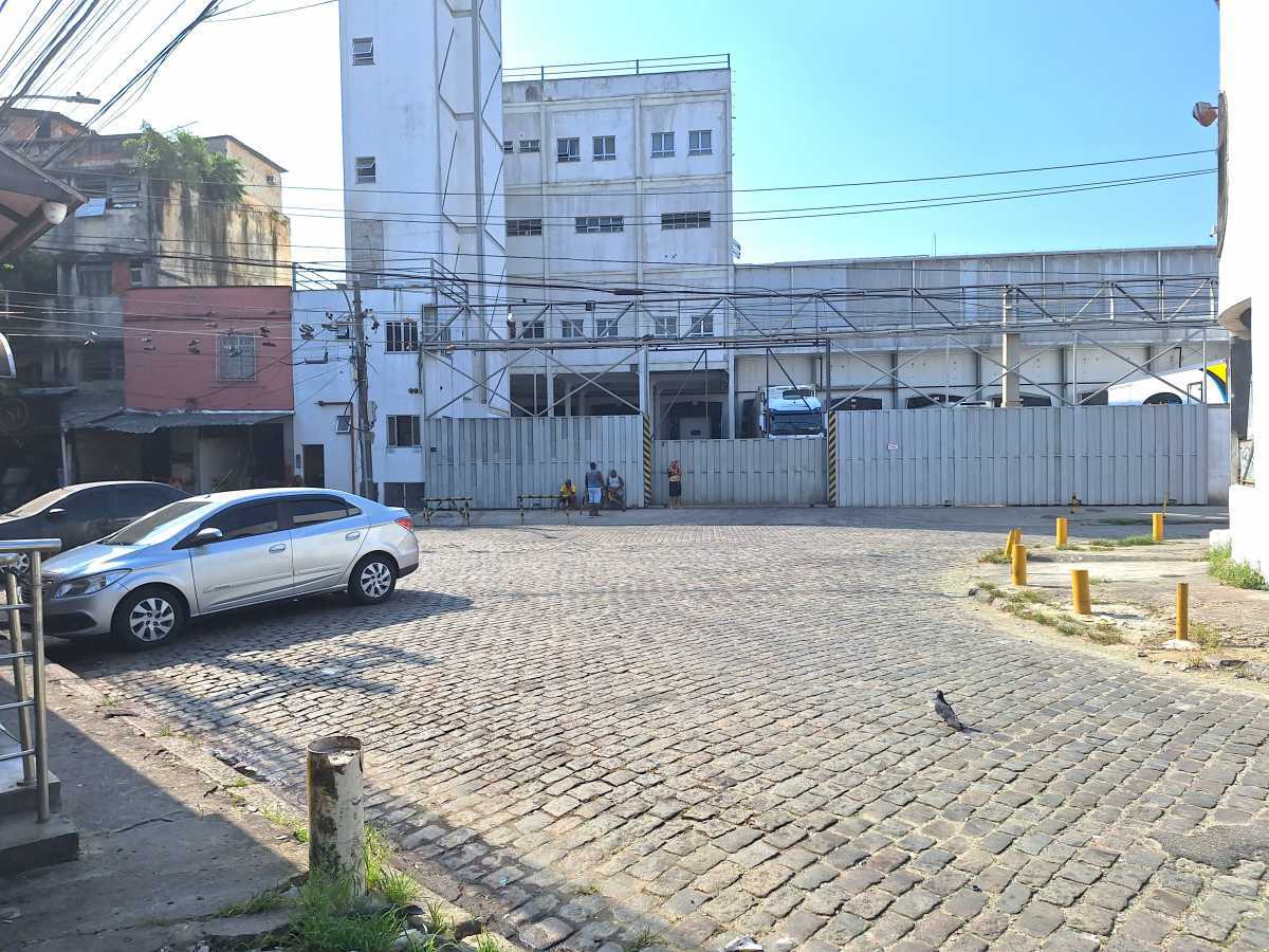 Conheça RUA PARA MANOBRA do imóvel - Galpão 900m² / Praça da Bandeira / doca / reformado - HCGA00012 - 17 RUA PARA MANOBRA - 17