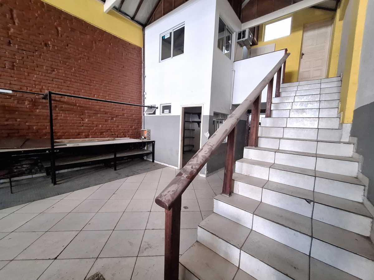 Conheça ACESSO SALAS do imóvel - Galpão reformado / 350m² / doca / Praça da Bandeira - HCGA00013 - 6 ACESSO SALAS - 6