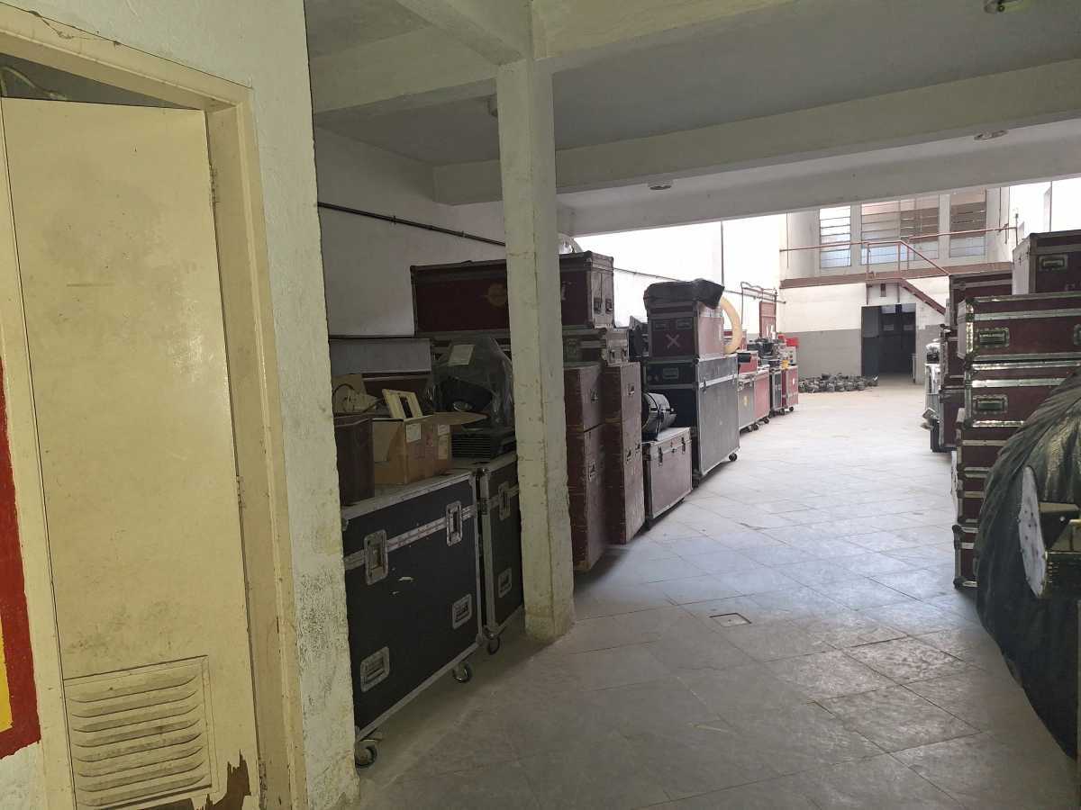 Conheça FUNDOS do imóvel - Galpão reformado / 350m² / doca / Praça da Bandeira - HCGA00013 - 10 FUNDOS - 10