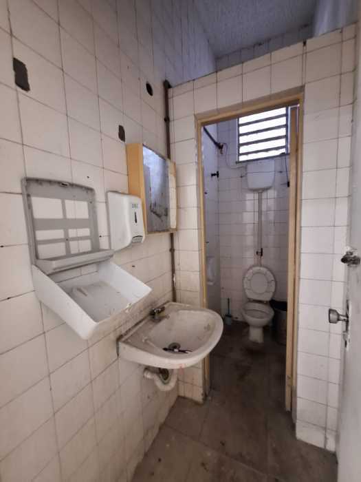 Conheça BANHEIRO PV2. do imóvel - Madureira: Prédio / Lojão, com 4 pavimentos, garagem subterrânea - HCLJ00001 - 8 BANHEIRO PV2. - 8