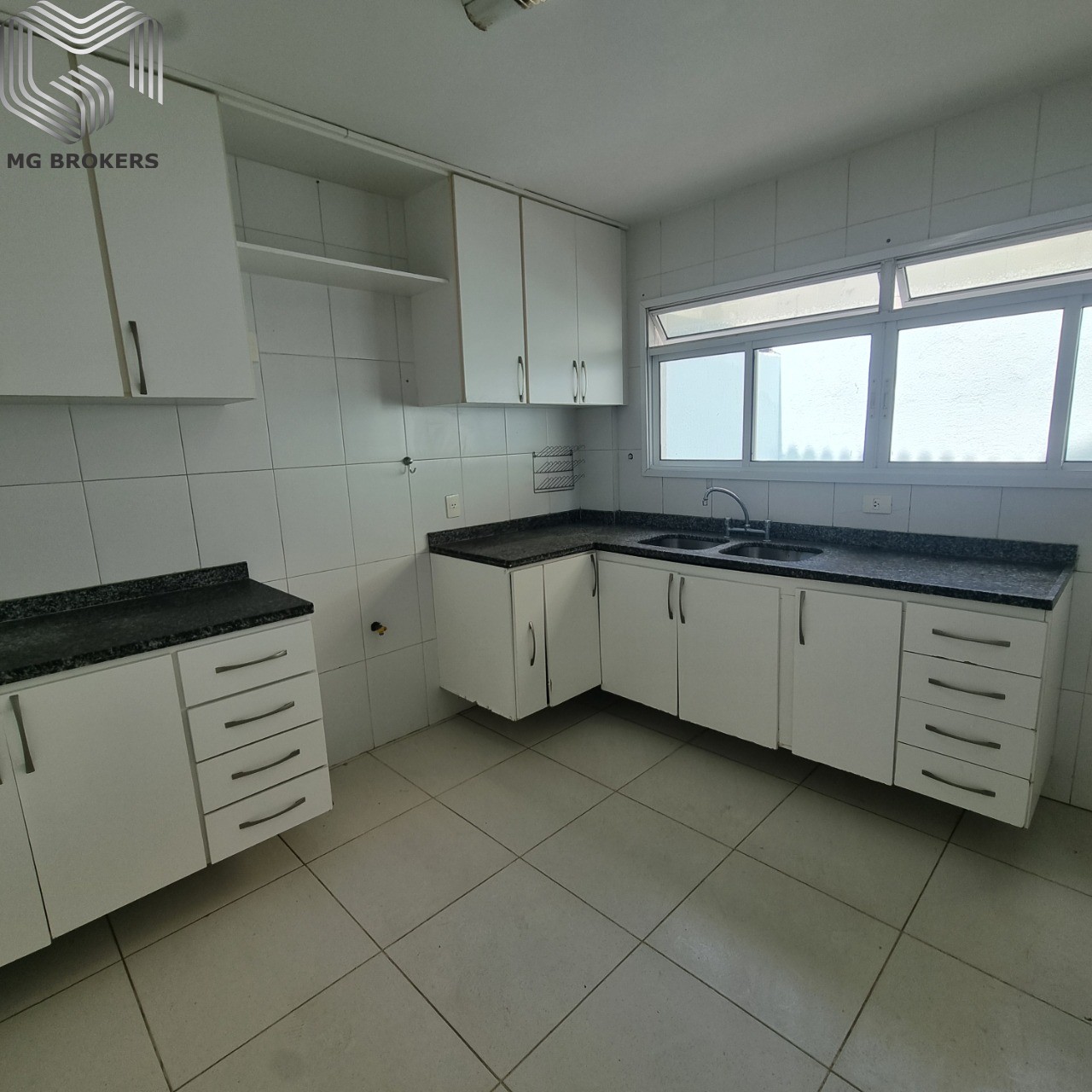 Conheça Copa Cozinha do imóvel - Casa em Condomínio à venda Avenida Tim Maia, Recreio dos Bandeirantes, Rio de Janeiro - R$ 1.280.000 - MGB0467 - 11 Copa Cozinha - 11