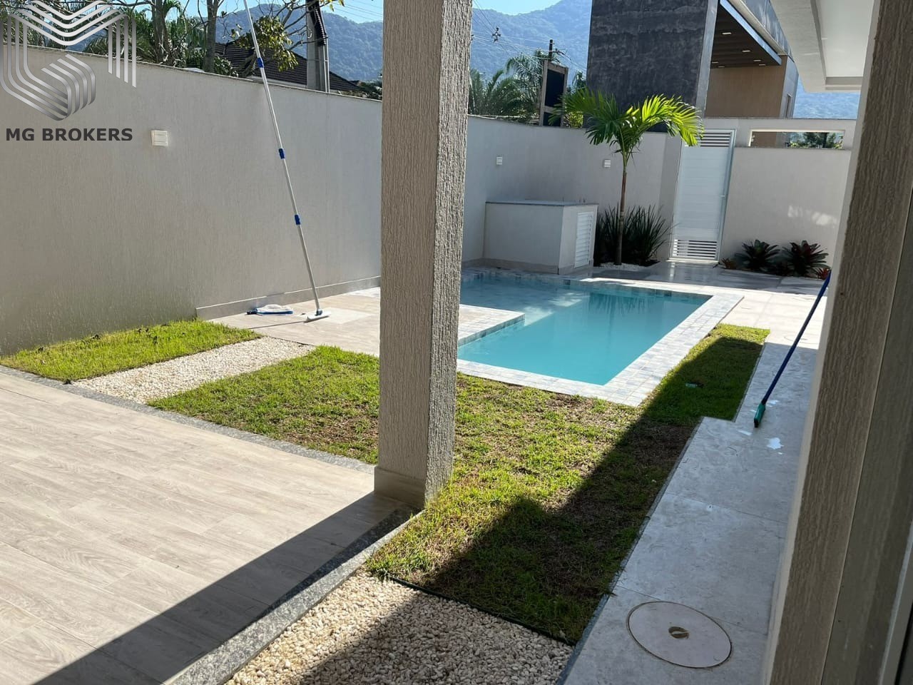 Conheça Foto 04 do imóvel - Casa em Condomínio para venda e aluguel Rua Desembargador Wellington Jones Paiva, Vargem Pequena, Rio de Janeiro - R$ 1.490.000 - MGB0468 - 4 Foto 04 - 4