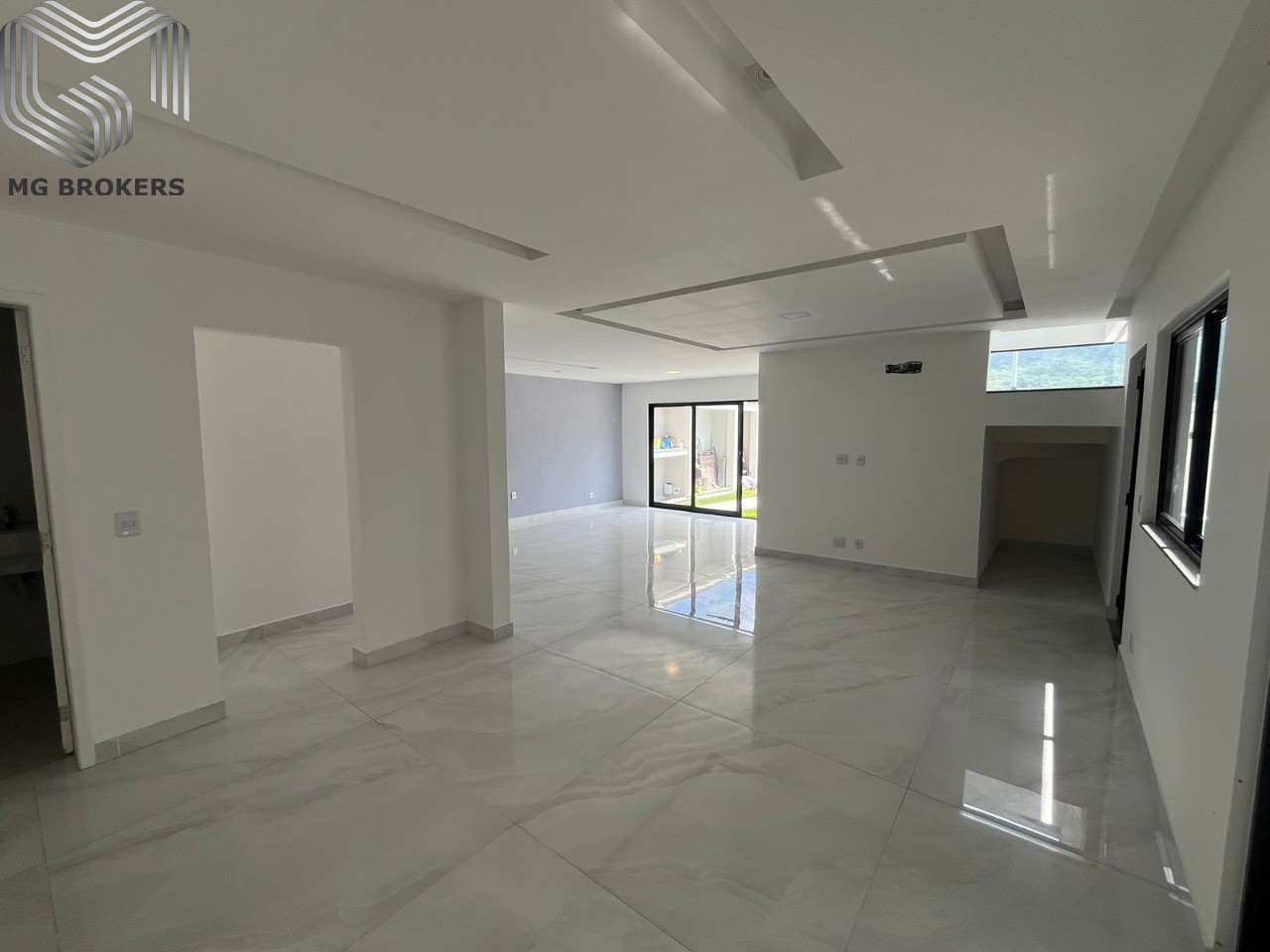 Conheça Foto 11 do imóvel - Casa em Condomínio à venda Rua Desembargador Wellington Jones Paiva, Vargem Pequena, Rio de Janeiro - R$ 1.790.000 - MGB0469 - 11 Foto 11 - 11